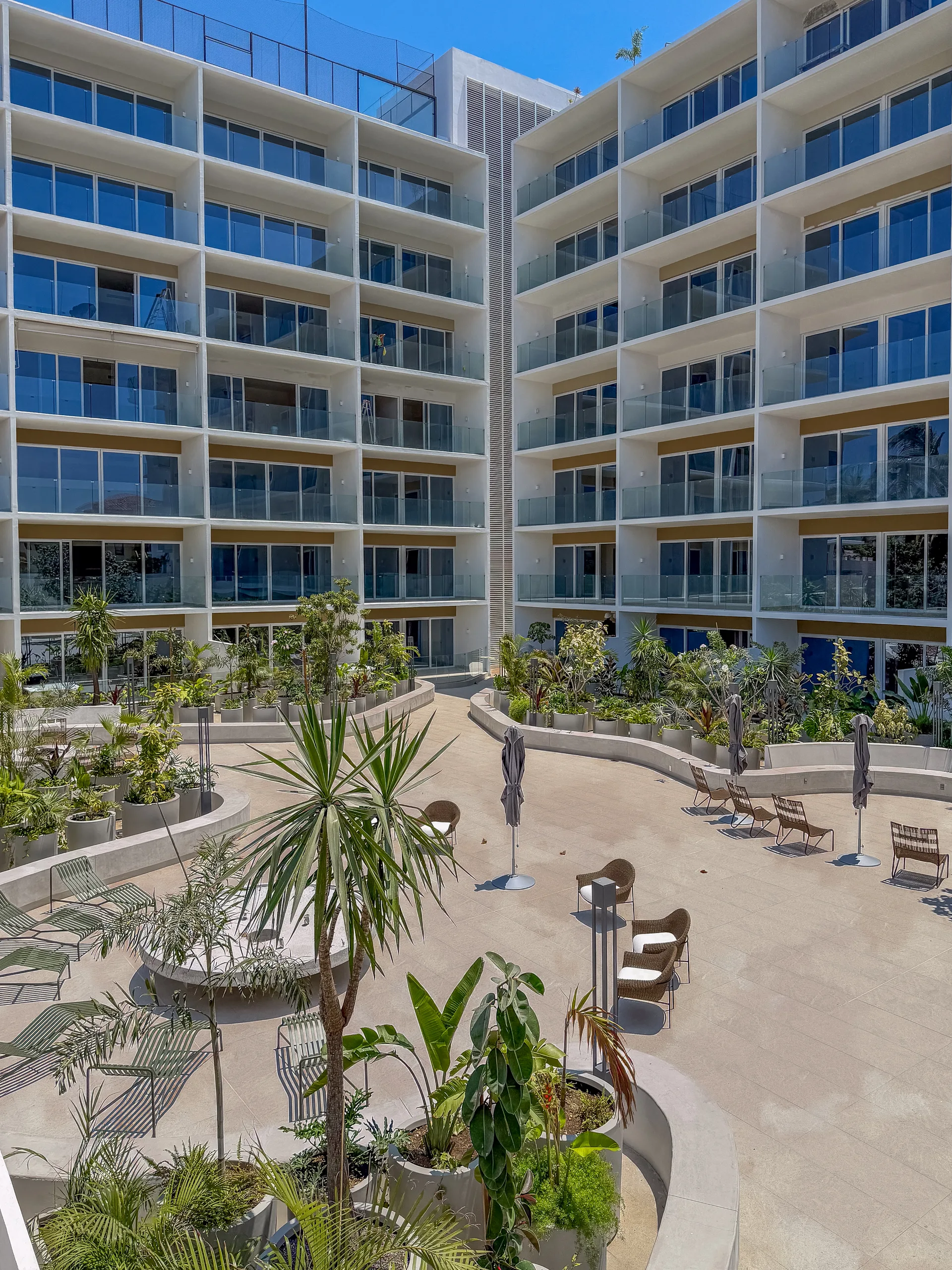 Patio Central y Lobby Doble Altura Baja Jacana
                    Ocean Life